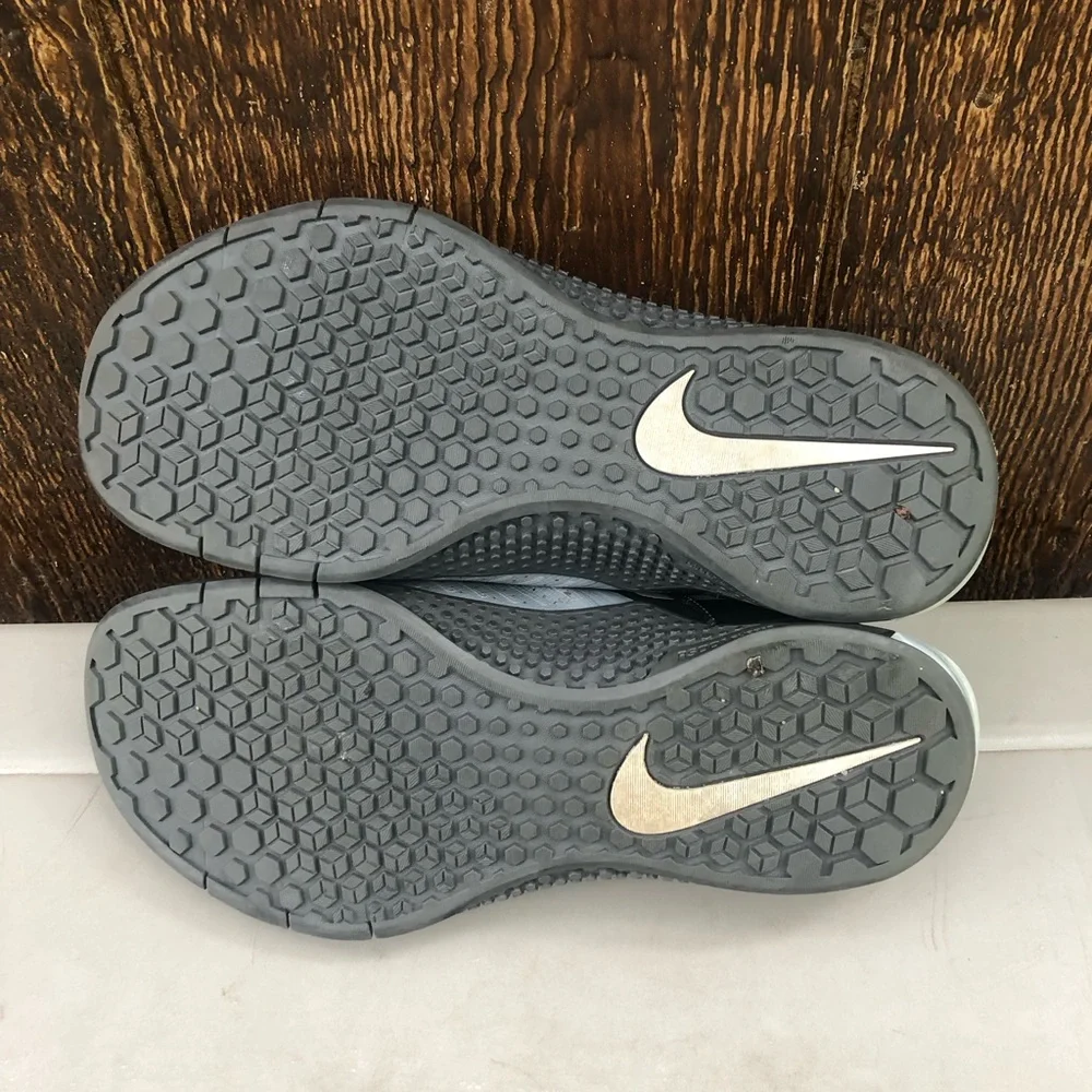 Nike Womens Metcon 2 Gray Running Shoes Sneakers Size 9